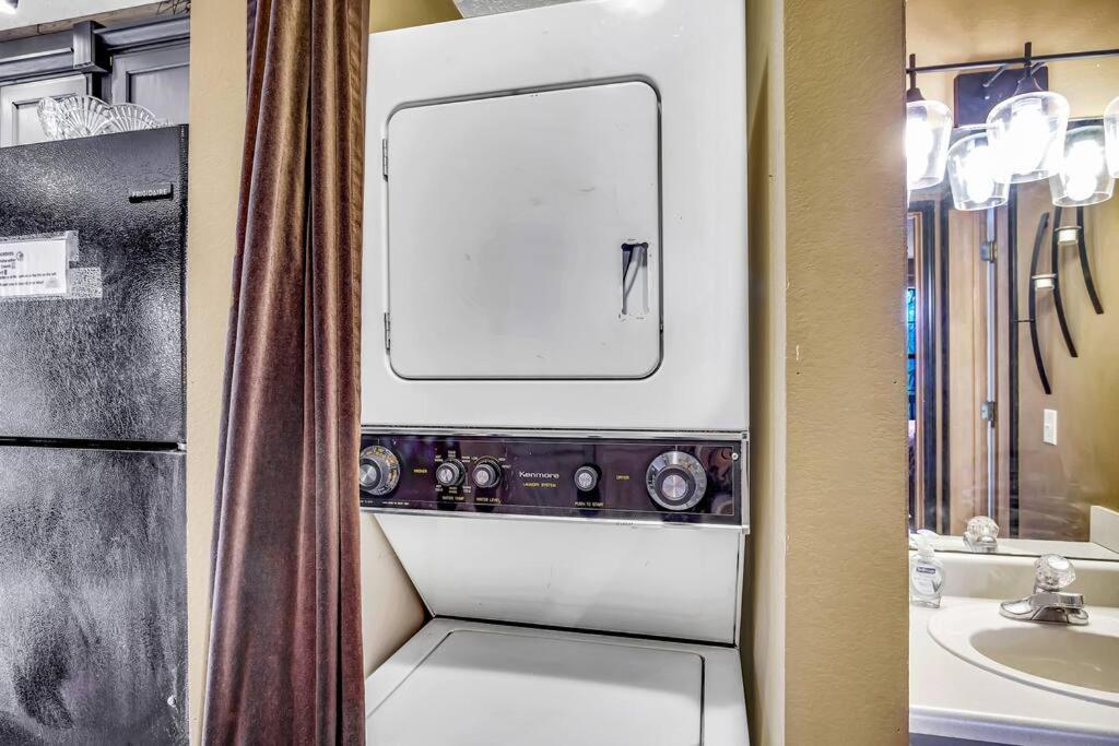 3 Bedroom Log Cabin Condo Close To Everything! Μπράνσον Εξωτερικό φωτογραφία