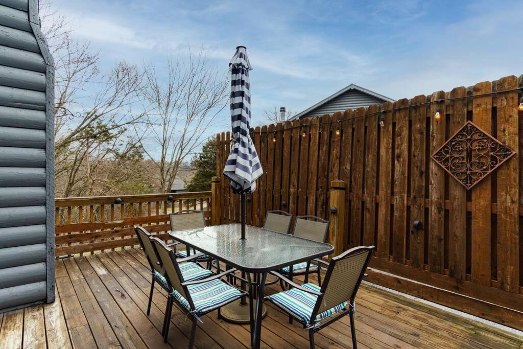 3 Bedroom Log Cabin Condo Close To Everything! Μπράνσον Εξωτερικό φωτογραφία